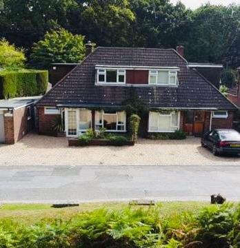 Abacus Bed And Breakfast, Blackwater, Hampshire แคมเบอร์ลีย์ ภายนอก รูปภาพ
