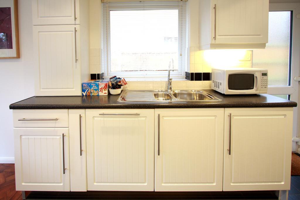 Abacus Bed And Breakfast, Blackwater, Hampshire แคมเบอร์ลีย์ ภายนอก รูปภาพ