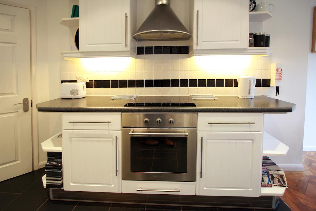 Abacus Bed And Breakfast, Blackwater, Hampshire แคมเบอร์ลีย์ ภายนอก รูปภาพ