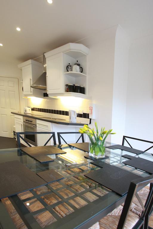 Abacus Bed And Breakfast, Blackwater, Hampshire แคมเบอร์ลีย์ ภายนอก รูปภาพ