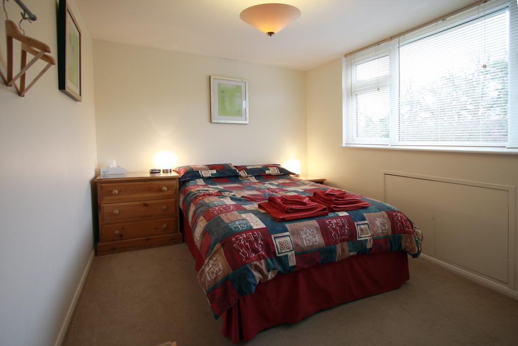 Abacus Bed And Breakfast, Blackwater, Hampshire แคมเบอร์ลีย์ ห้อง รูปภาพ